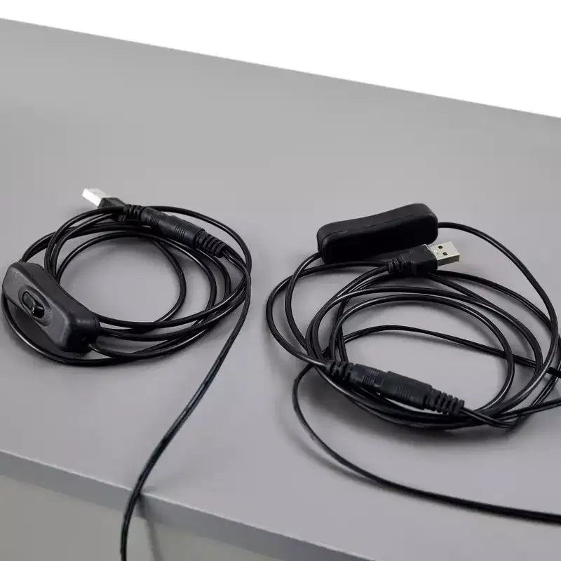 Vetrina illuminata, espositore a LED con ante in vetro temperato, 2 cassetti, ripiani regolabili, design moderno e minimalista, grigio