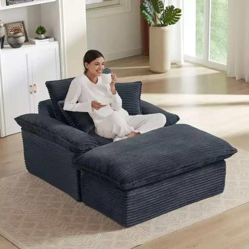 Divano singolo moderno imbottito in velluto a coste da 55 pollici con cuscini e poggiapiedi per soggiorno, camera da letto, appartamento, ufficio, grigio scuro